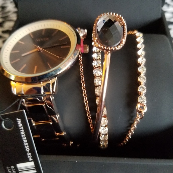 Watch - Picture 3 of 3